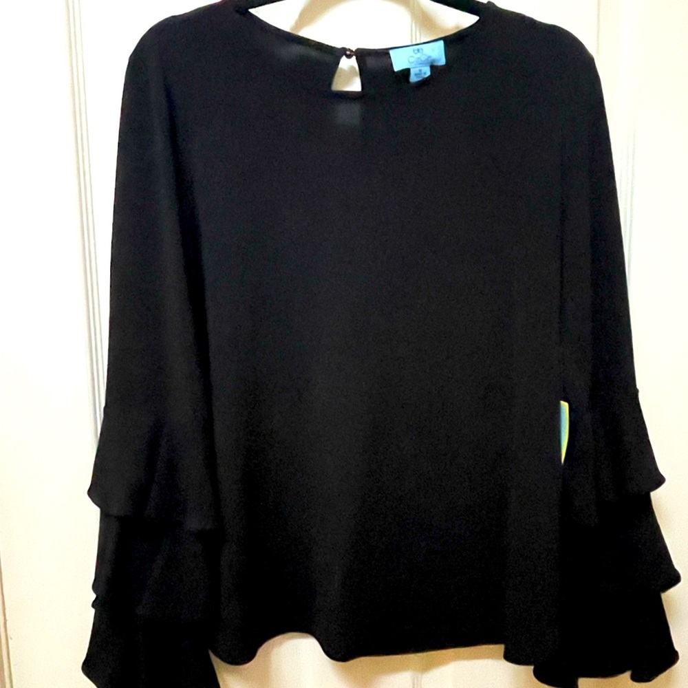 NWT - CeCe teered sleeve blouse - black